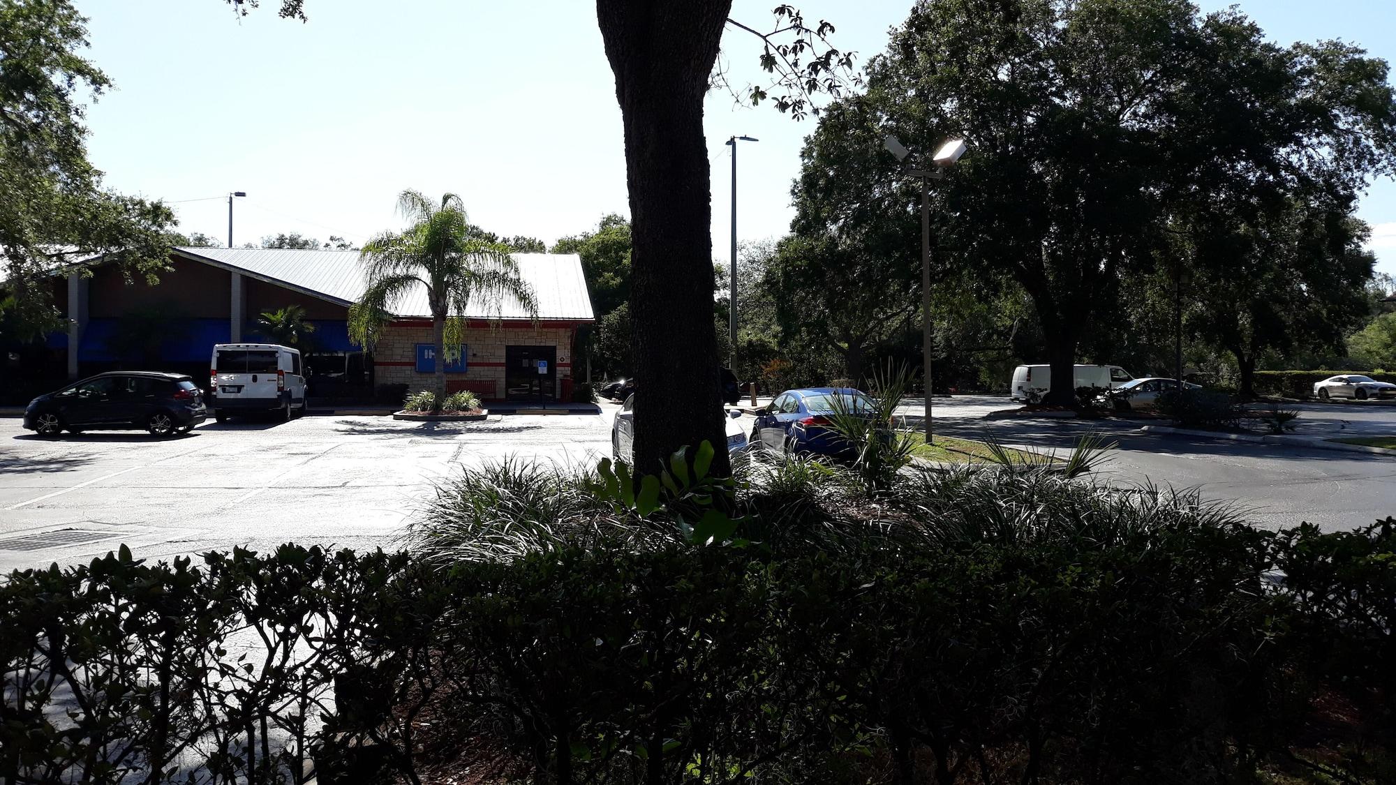 Ramada By Wyndham Temple Terrace/Tampa North Hotel Exterior foto