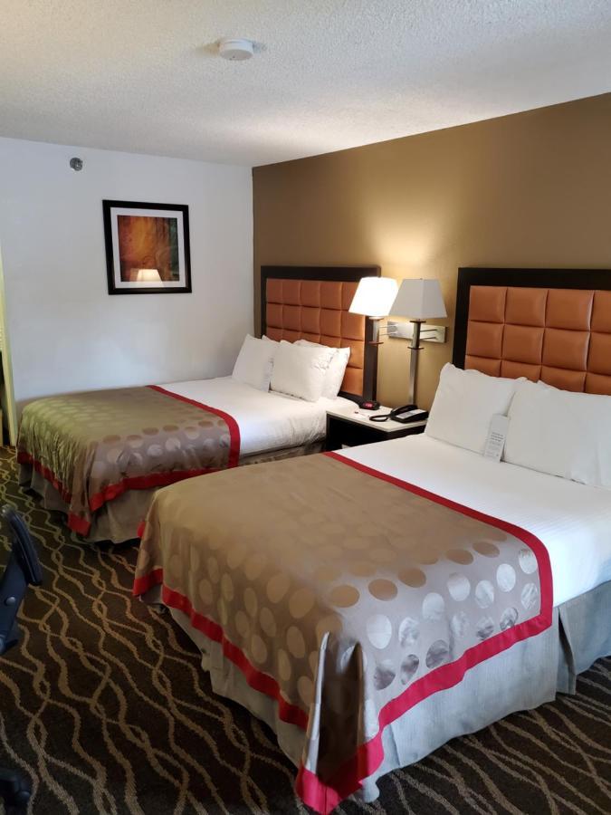 Ramada By Wyndham Temple Terrace/Tampa North Hotel Exterior foto