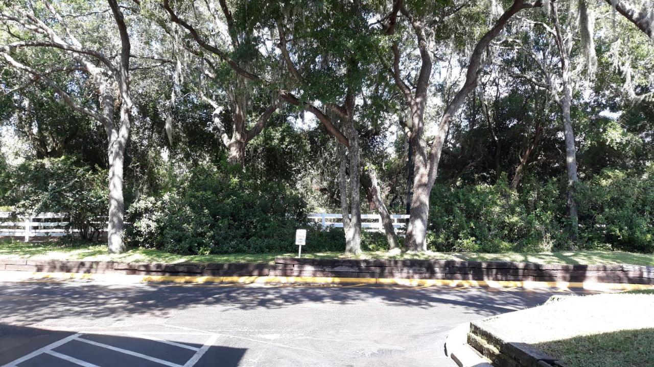 Ramada By Wyndham Temple Terrace/Tampa North Hotel Exterior foto