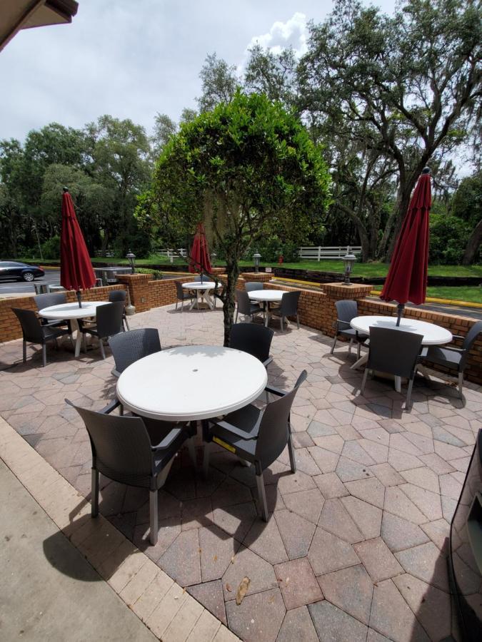 Ramada By Wyndham Temple Terrace/Tampa North Hotel Exterior foto